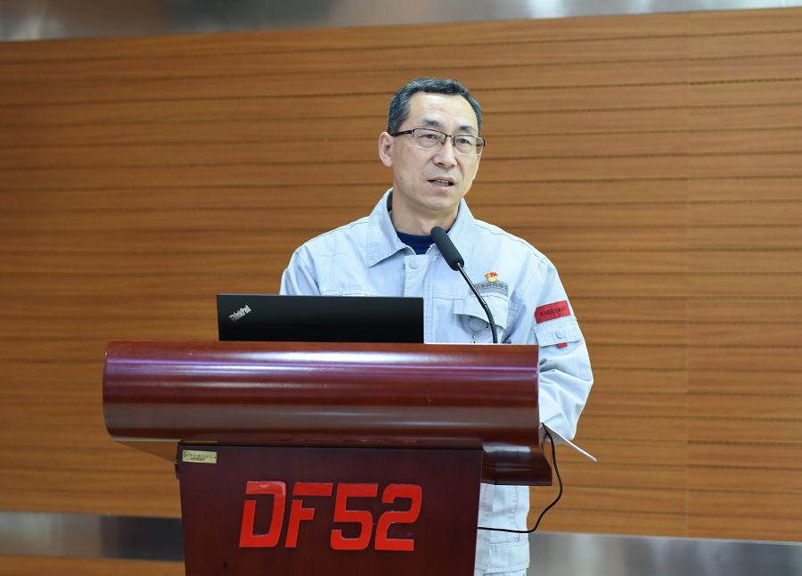 张兆德作报告.JPG