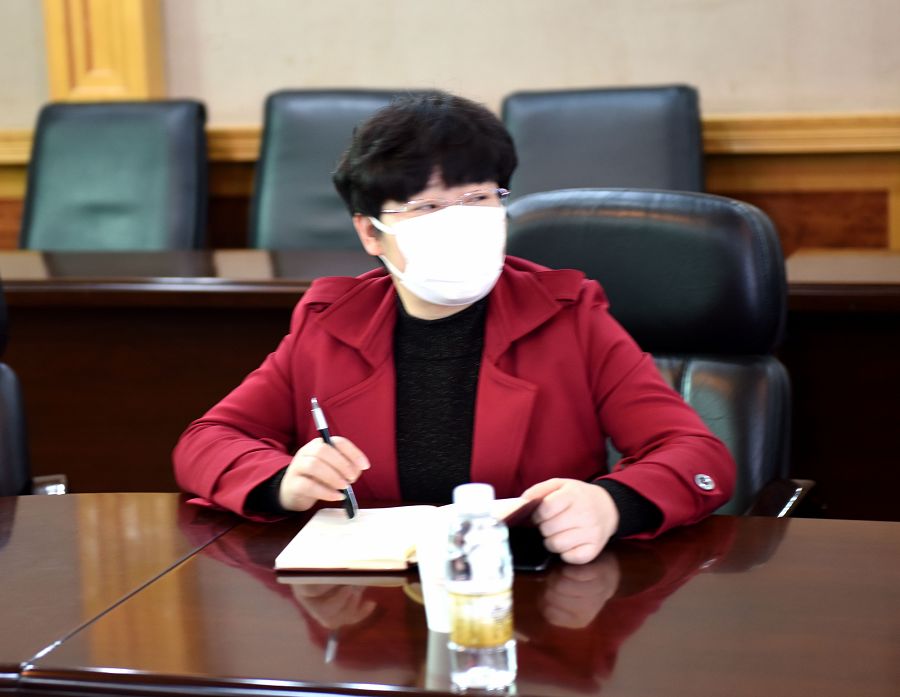 区政协秘书长张月梅.jpg